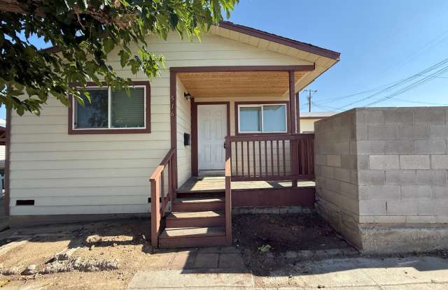 516 2nd Street -- West Valley Real Estate - 516 2nd Street, Taft, CA 93268
