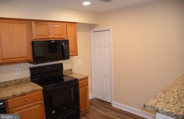 8776 GRASMERE Court Gallery 3