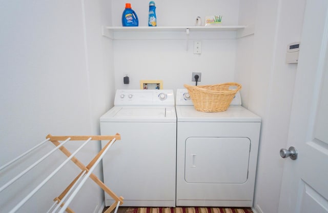 Catalina Village Apartment Homes Gallery 4