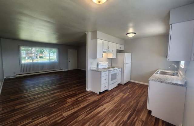 4111 East 73rd 1/2 Avenue Gallery 4