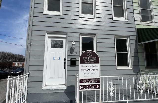 229 West College Avenue - 229 West College Avenue, York, PA 17401