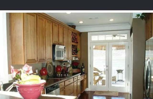 301 Lakeview Dr Gallery 3