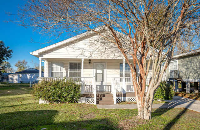 Cute Rental Home Downtown Biloxi photos photos