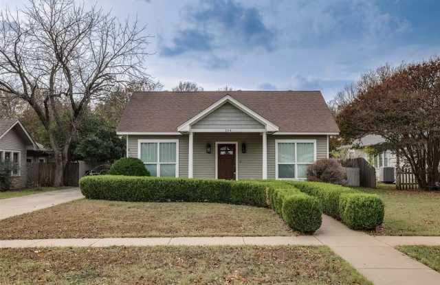 104 Bellevue Drive - 104 Bellevue Drive, Cleburne, TX 76033