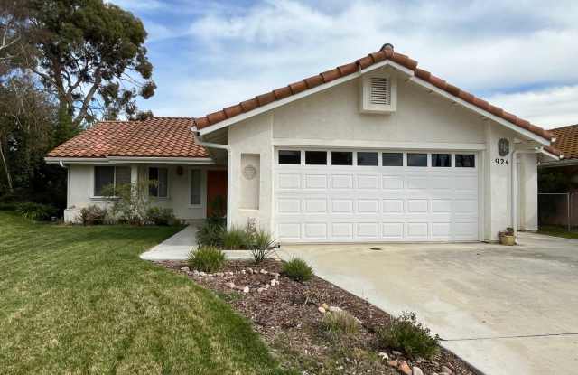 **PENDING** photos photos **PENDING** photos photos