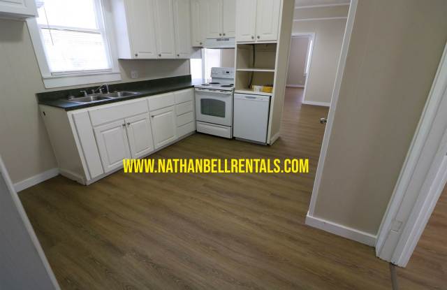 Modernized 3 bedroom-2 bath home with fenced yard photos photos