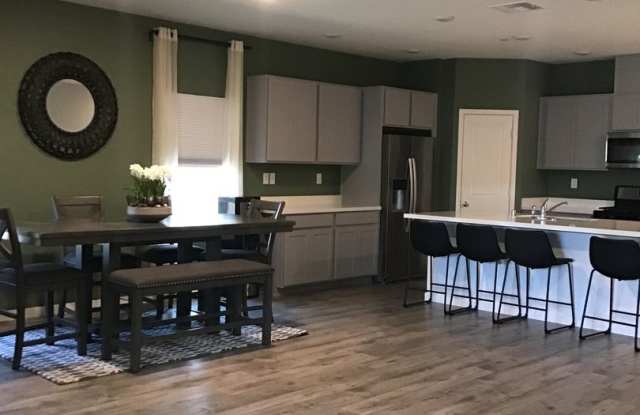 Beautiful home Near bus/transportation for Sacramento photos photos