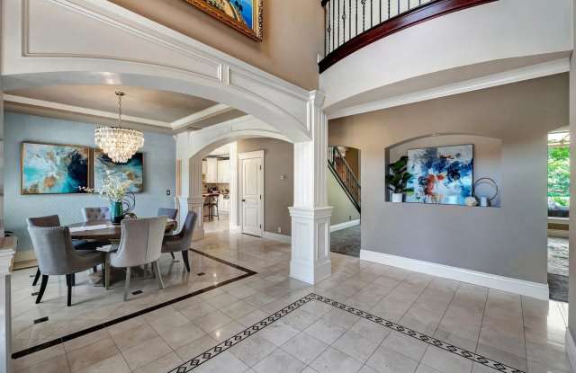 Luxury Executive Waterfront 5-Bed, 6-Bath Home for Lease in Clear Creek Crossing – Nearly 5,000 Sq Ft Gallery 4