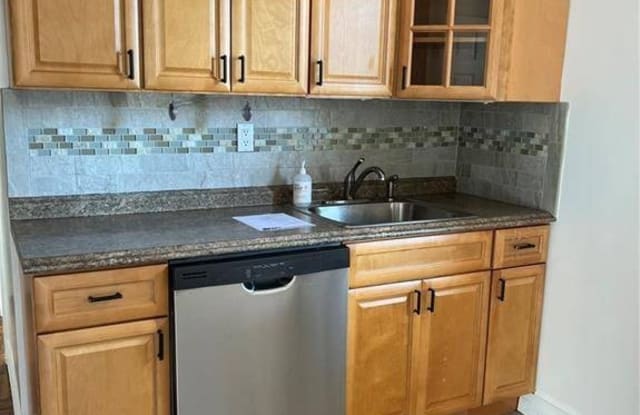 4 Sadore Lane - 4 Sadore Ln, Yonkers, NY 10710