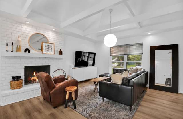 1520 E 49th St photos photos