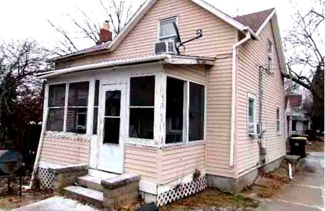 254 W Homer St photos photos