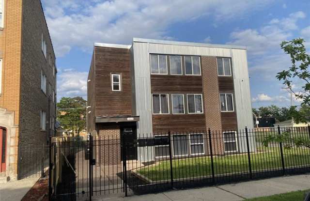 1863 South Komensky Avenue - 2 photos photos