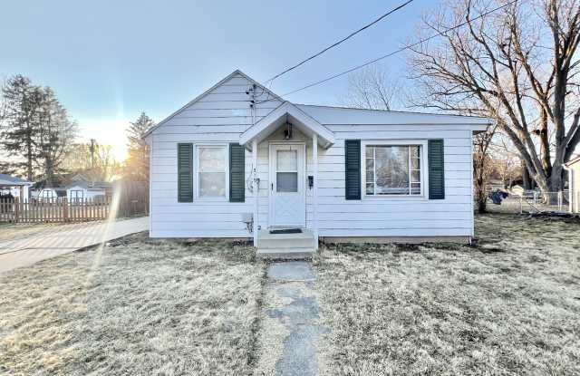 319 North Walnut Street - 319 North Walnut Street, Janesville, WI 53548