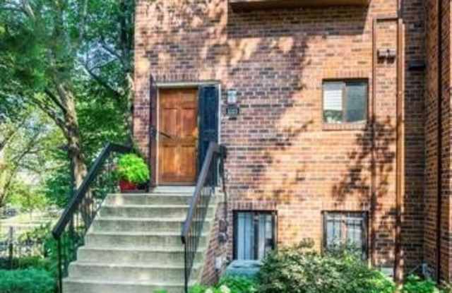 1023 QUINCY ST NE #1023 Gallery 2