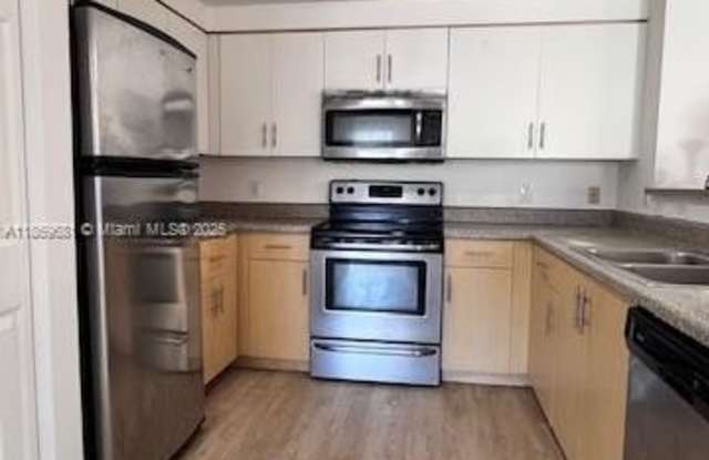 7930 N Nob Hill Rd photos photos