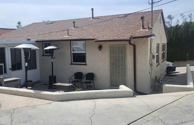 South of the Boulevard' 2 bedroom+1 bathroom, single-story home with a bonus room photos photos