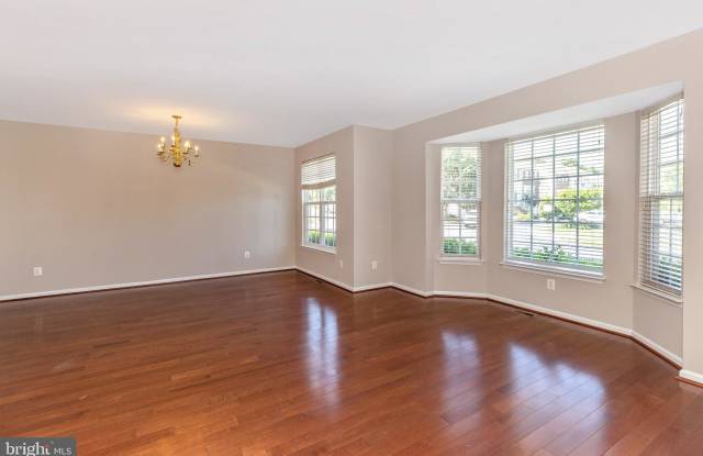 13814 CROWNSGATE WAY Gallery 4