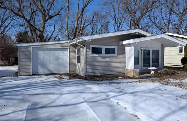 3917 Cambridge Drive - 3917 Cambridge Drive, Decatur, IL 62526