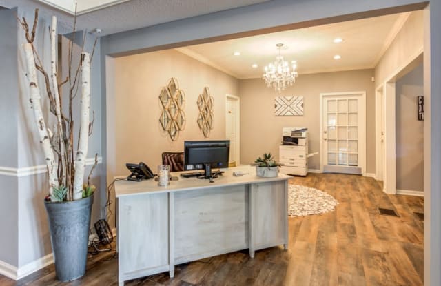Coach House Apartments Gallery 3