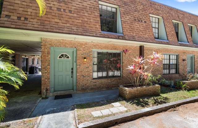 1300 Arlington Lane NE unit: 116 photos photos