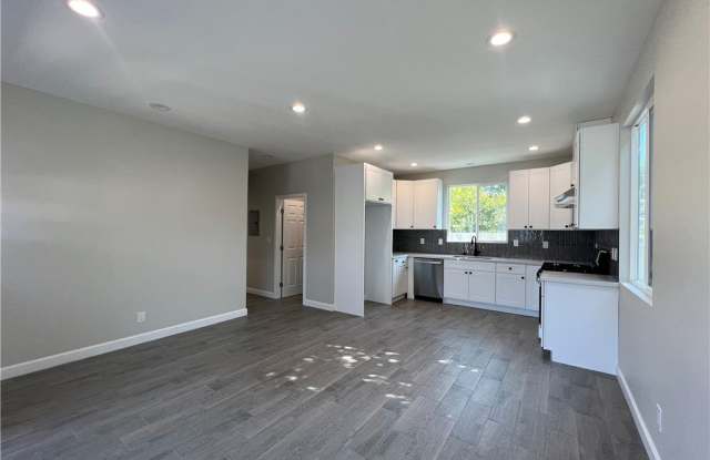924 W Chestnut Avenue photos photos