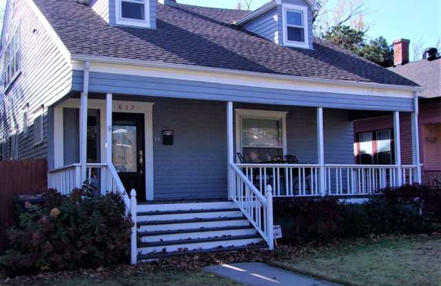 2 BED 1 BATH DUPLEX MESTA PARK photos photos
