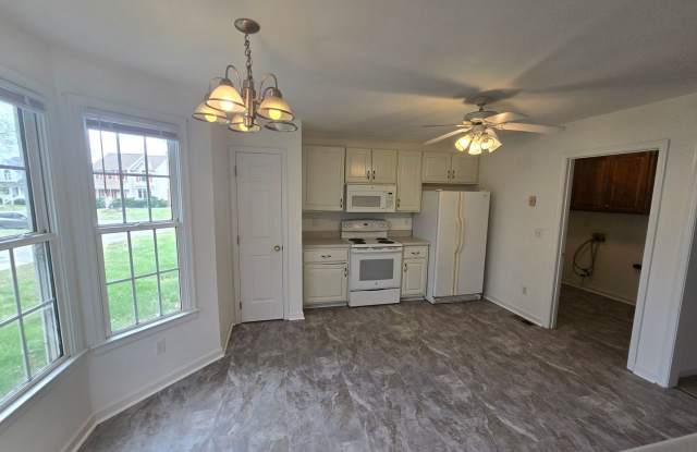 3 BR Rancher in City of Colonial Heights Gallery 3