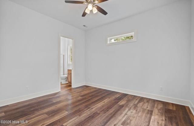 316 E Rolling Meadows Road Gallery 4