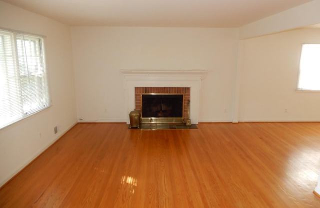 3812 N RIDGEVIEW ROAD Gallery 4