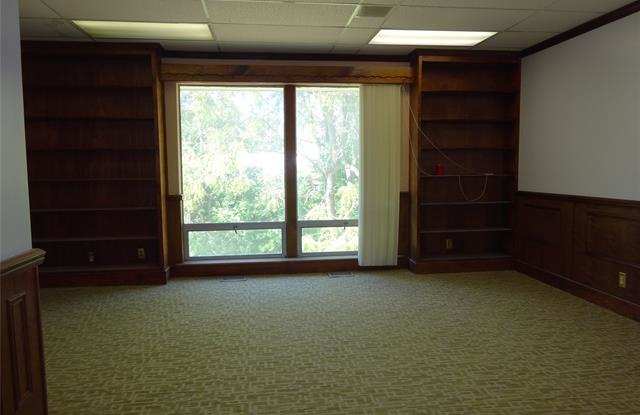 30785 E GRAND RIVER Avenue Gallery 4