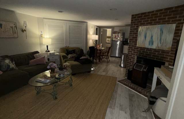 403 Seward Square Se photos photos