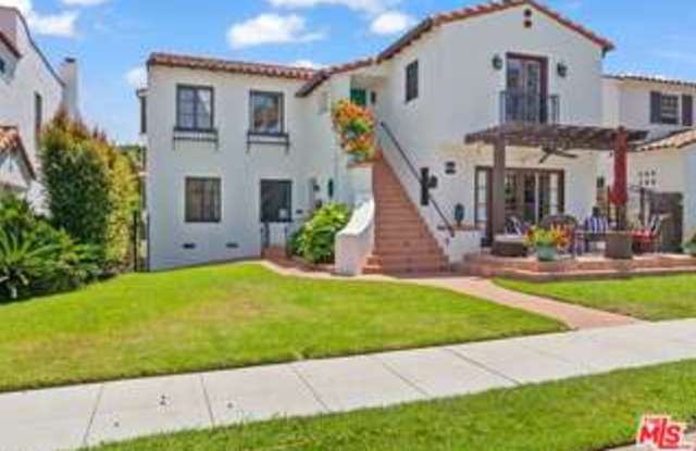 284 1/2 Granada Avenue Gallery 2