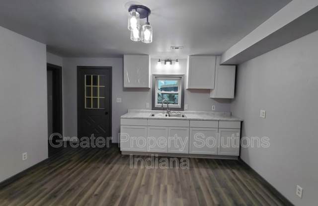 731 West 4th StUpper photos photos
