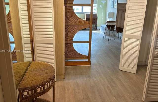 801 Brickell Bay Dr photos photos