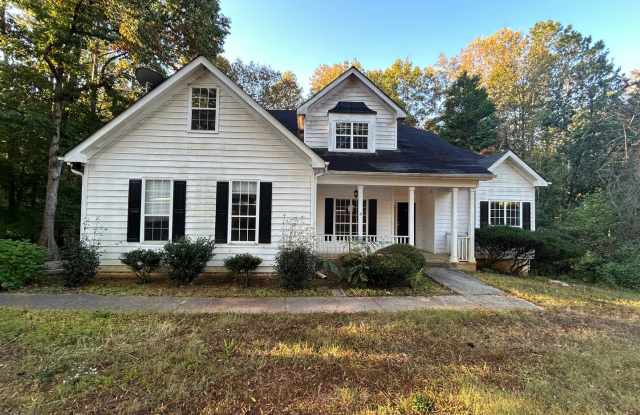 **PRICE IMPROVEMENT**94 Barrington Ridge Ct: Spacious 4 BR 3.5 BA Home in Cul-de-sac on 1.85 Acres. Chain-Link Fenced-in Yard and Full Unfinished Basement. Minutes to Thomas Crossroads Shopping Center and Restaurants! Available APRIL 2025! - 94 Barrington Ridge Court, Coweta County, GA 30277