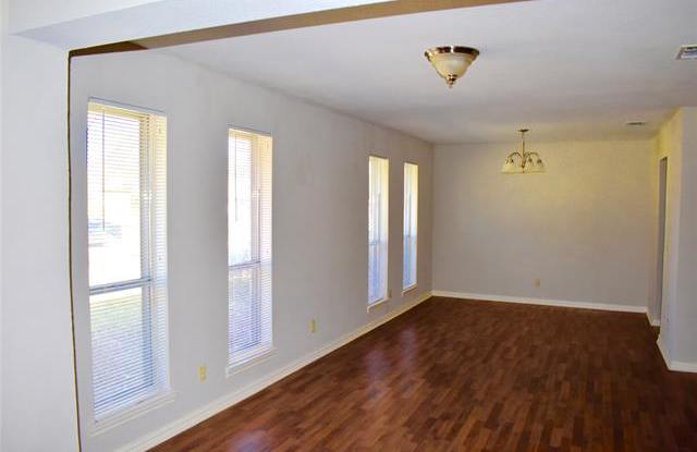 2716 Regal Road Gallery 3