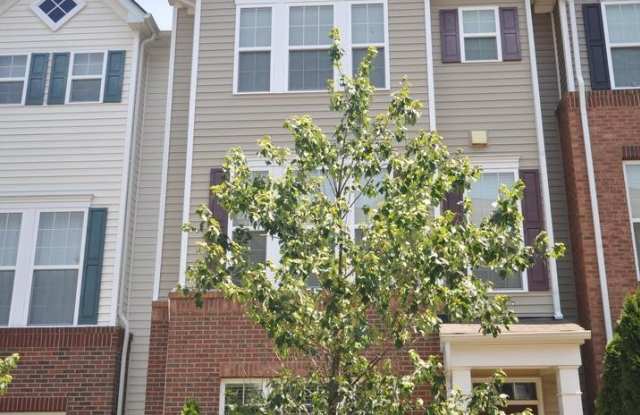 22639 TWITTER SQUARE - 22639 Twitter Square, Brambleton, VA 20148
