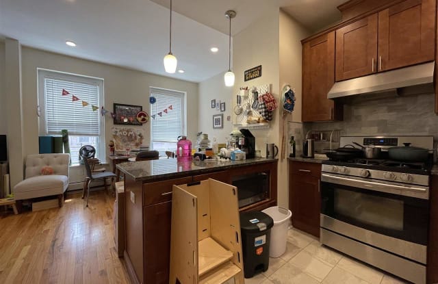1026 BLOOMFIELD ST - 1026 Bloomfield Street, Hoboken, NJ 07030