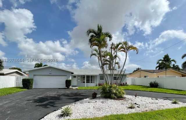 1931 NE 55th Ct Gallery 3