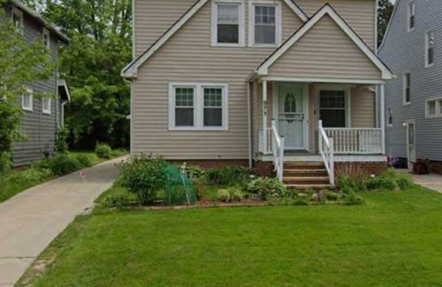 Beautiful Cleveland Heights Colonial photos photos