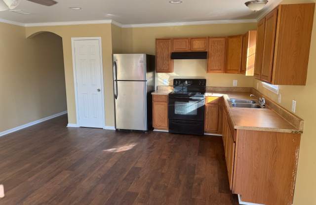 1155 Pecan St. Unit B - 1155 Pecan Street, Shreveport, LA 71101