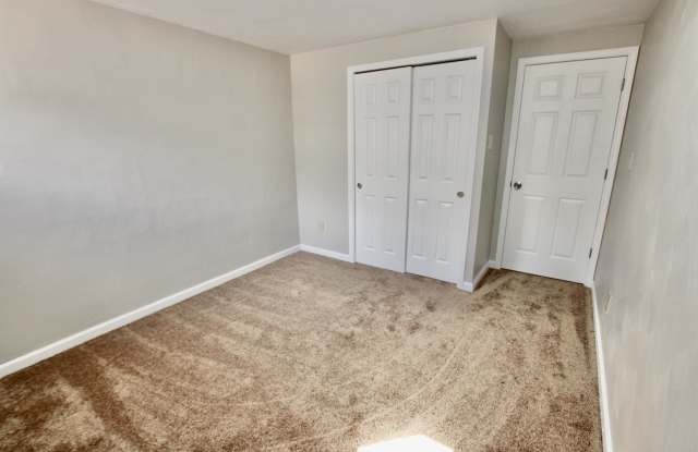 216 OAK MANOR PLACE Gallery 4