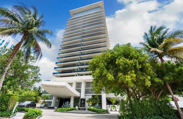 5875 Collins Ave photos photos