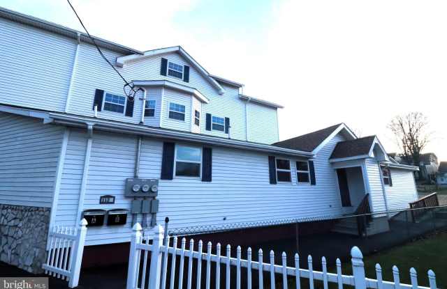 112 N LEHIGH AVENUE photos photos