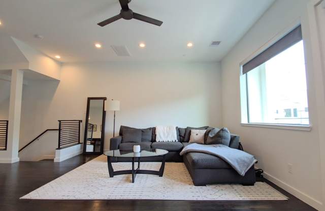 4307 Schuler St., #B Gallery 3