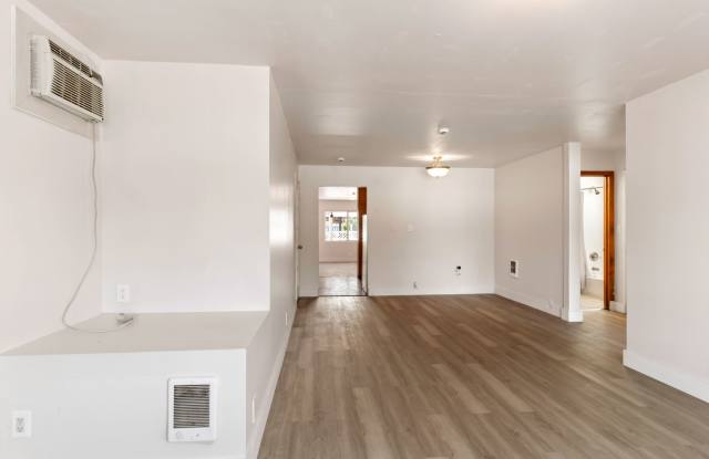 426 Basin St NW 1 Unit + 1 Com Gallery 4