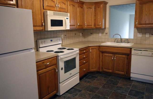 Charming 2BR House in Old Town Bellevue Gallery 3