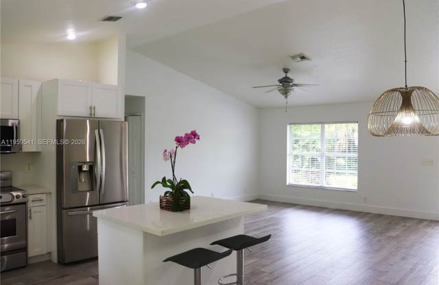 16930 Mead Hill Drive West Gallery 4