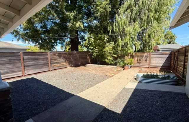 Spacious single-family home in the Belmont Area. Available Now! Gallery 4