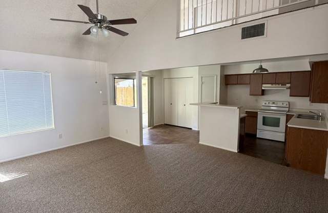 Townhouse rental 2 bedroom plus loft, 2 bath - 1535 North Horne, Mesa, AZ 85203 Townhouse rental 2 bedroom plus loft, 2 bath - 1535 North Horne, Mesa, AZ 85203